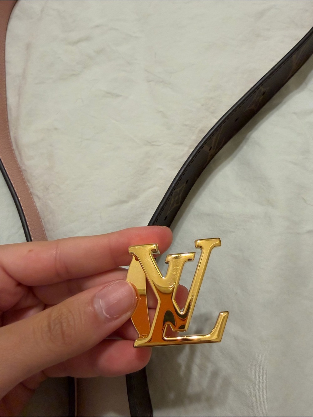 Louis Vuitton Dusty Pink Leather Belt with Gold LV Buckle - Picture 4 of 6